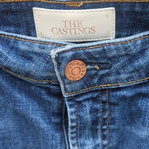 Aritzia The Castings Mid Rise Blue Denim Cut Off Shorts -Size 32 Great Condition - Picture 3 of 9